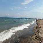 морски оазис Burgaz